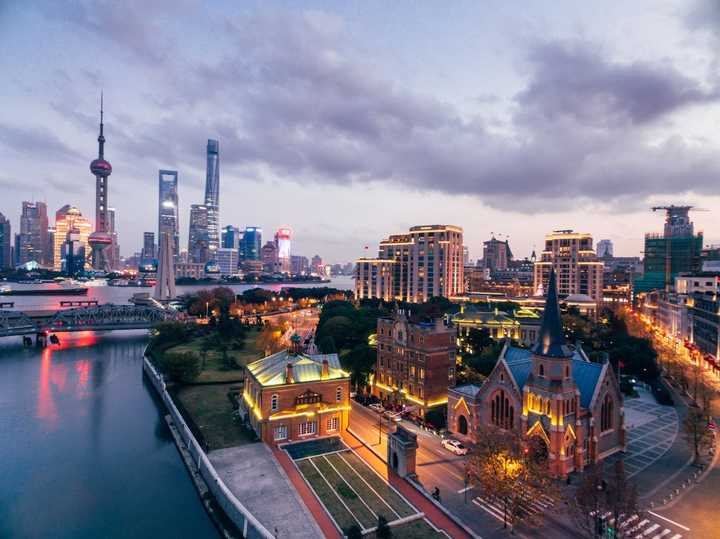 上海，梦想起航之地，学习铸就自信辉煌